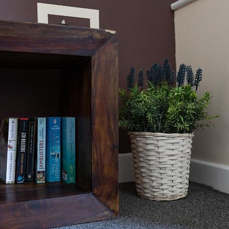 Cosy Anfield Guesthouse - Free Parking リヴァプール エクステリア 写真