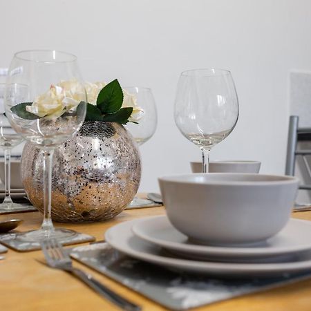 Cosy Anfield Guesthouse - Free Parking リヴァプール エクステリア 写真