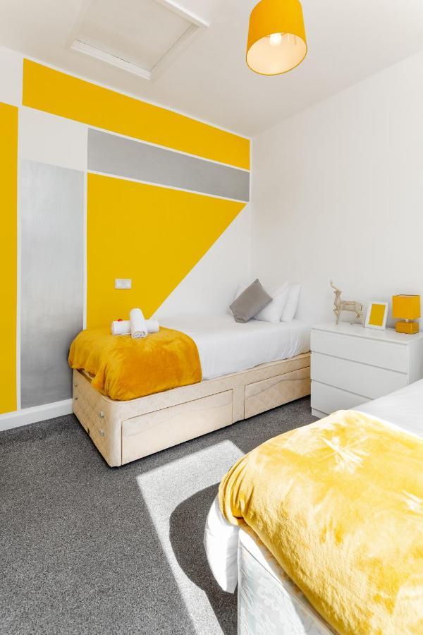 Cosy Anfield Guesthouse - Free Parking リヴァプール エクステリア 写真