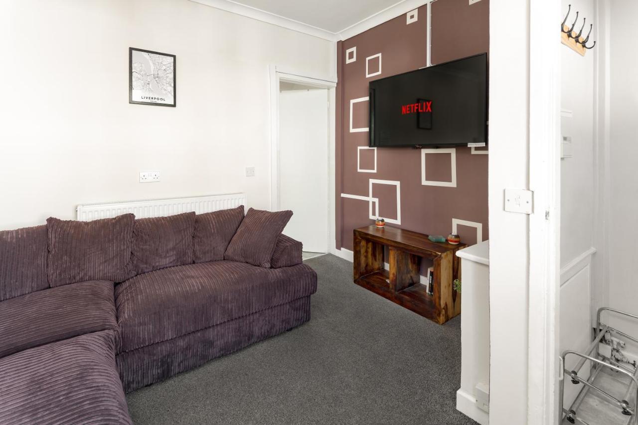 Cosy Anfield Guesthouse - Free Parking リヴァプール エクステリア 写真