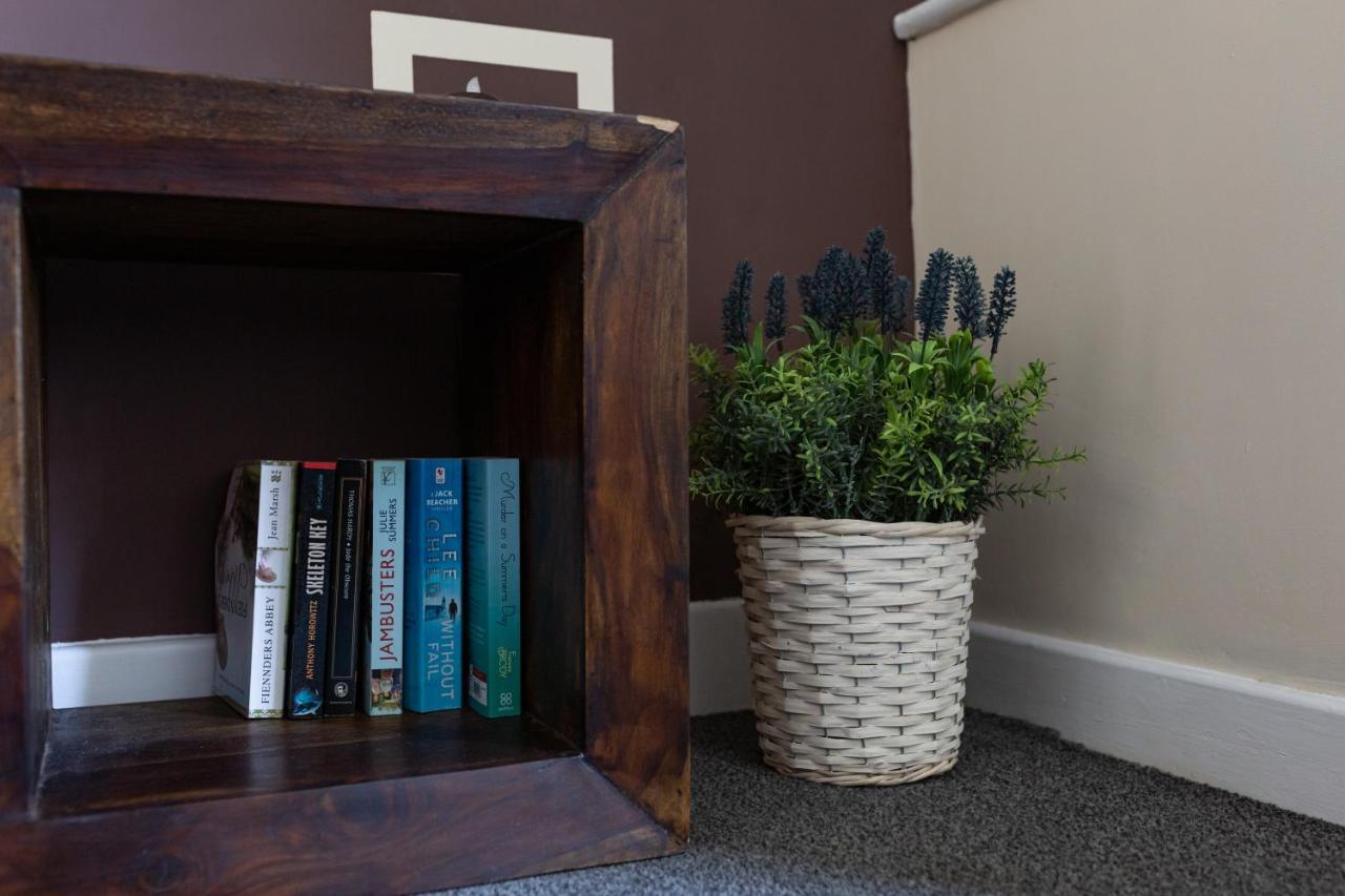 Cosy Anfield Guesthouse - Free Parking リヴァプール エクステリア 写真