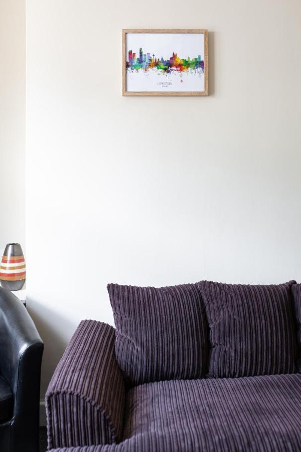 Cosy Anfield Guesthouse - Free Parking リヴァプール エクステリア 写真