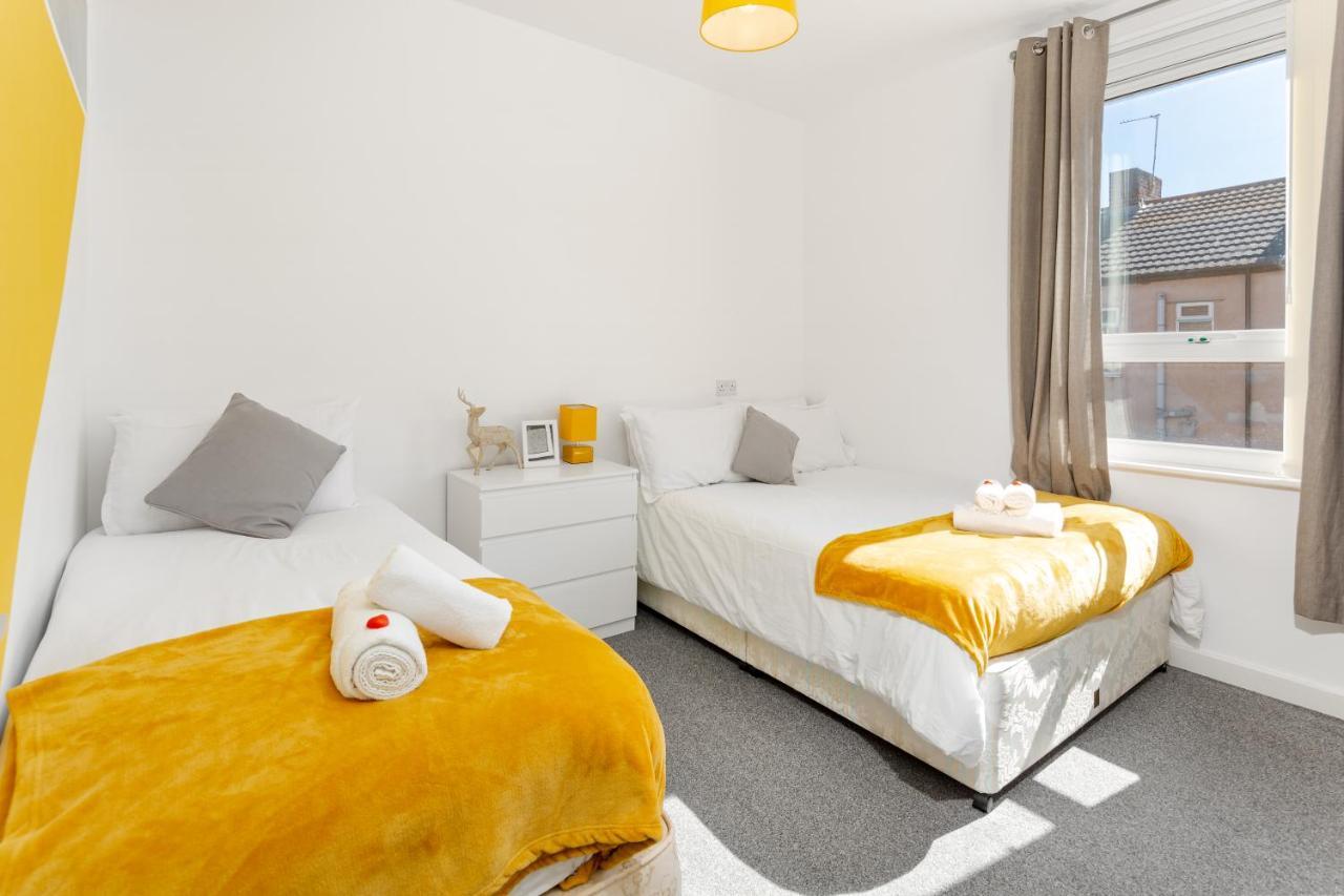 Cosy Anfield Guesthouse - Free Parking リヴァプール エクステリア 写真