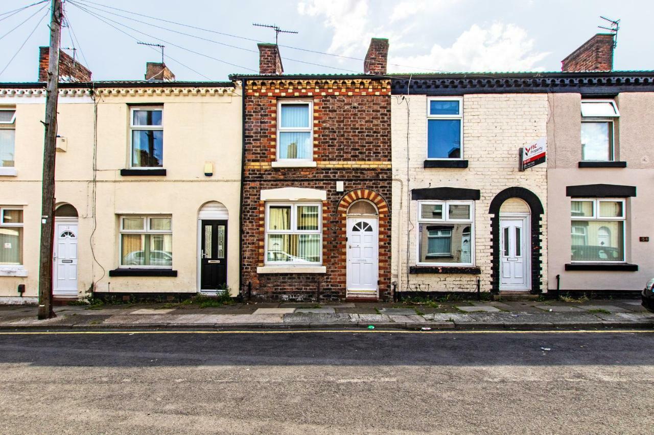 Cosy Anfield Guesthouse - Free Parking リヴァプール エクステリア 写真